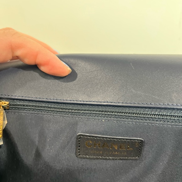 CHANEL Le Boy Medium - Picture 5 of 12
